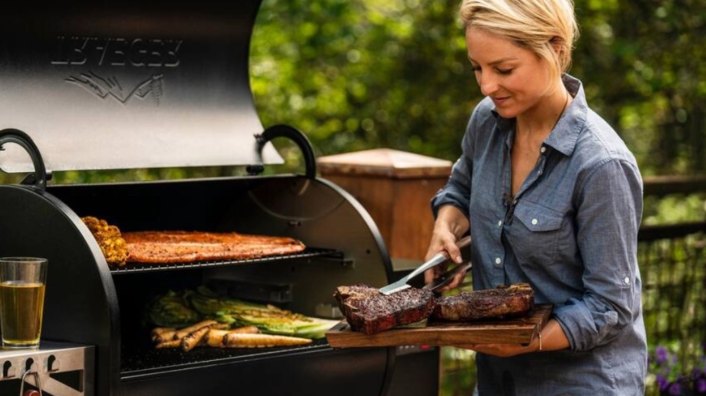Traeger Ironwood 885 Grill - Your Backyard BBQ Game Changer