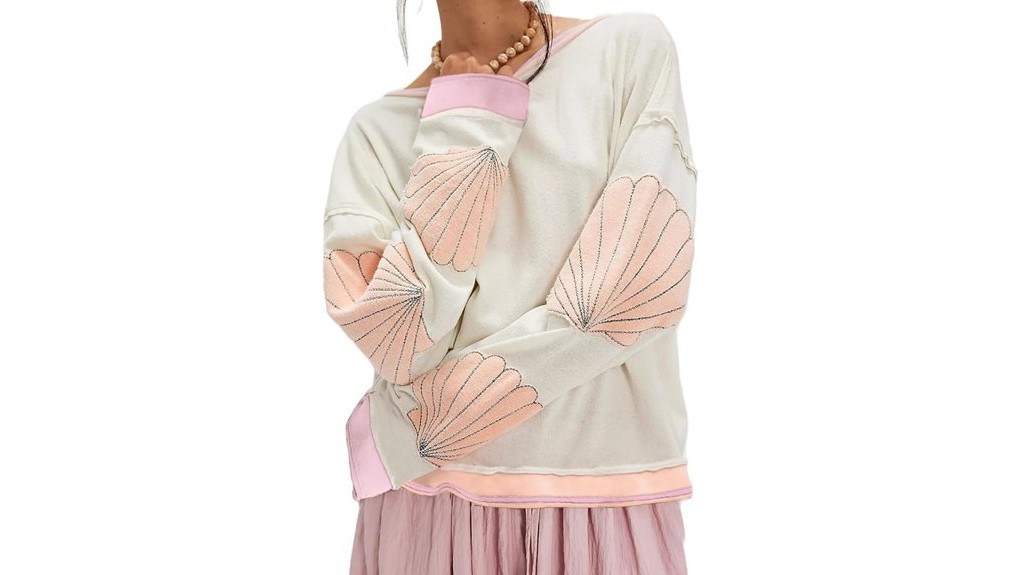 casual oversized teen sweatshirt